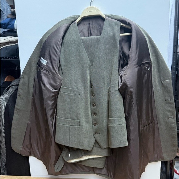 Vintage Green Giorgio Armani Collezioni 3PC Suit - Picture 2 of 5